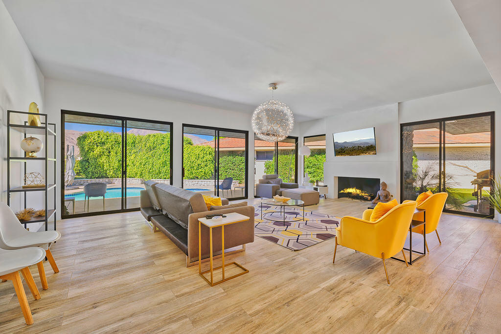 12 Sussex Court Property Photo 3