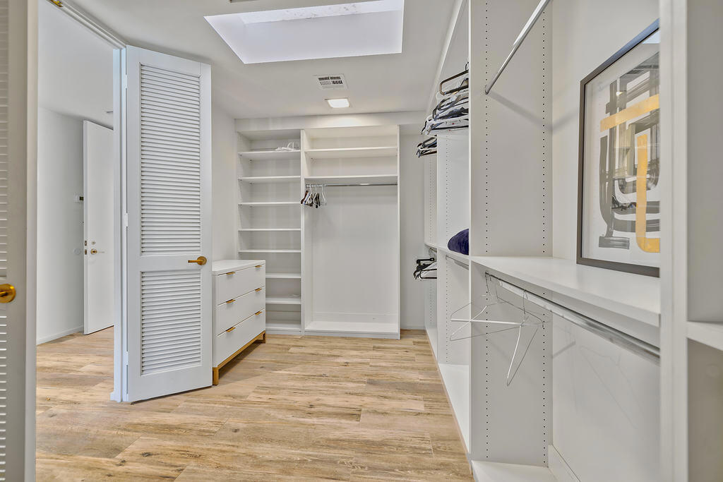 12 Sussex Court Property Photo 14