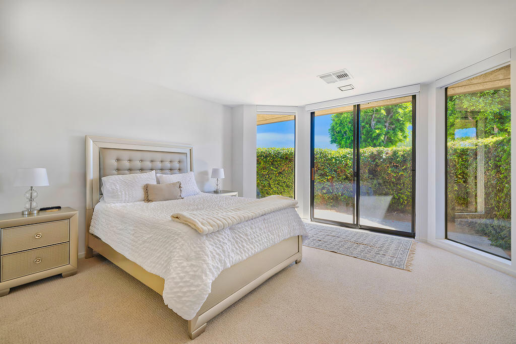 12 Sussex Court Property Photo 15