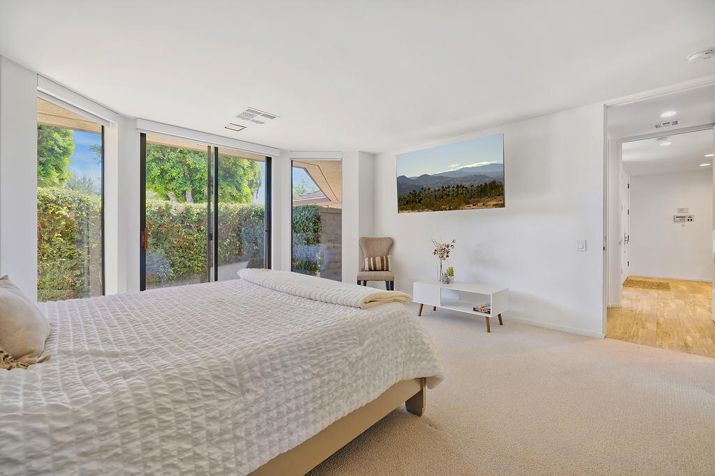 12 Sussex Court Property Photo 16