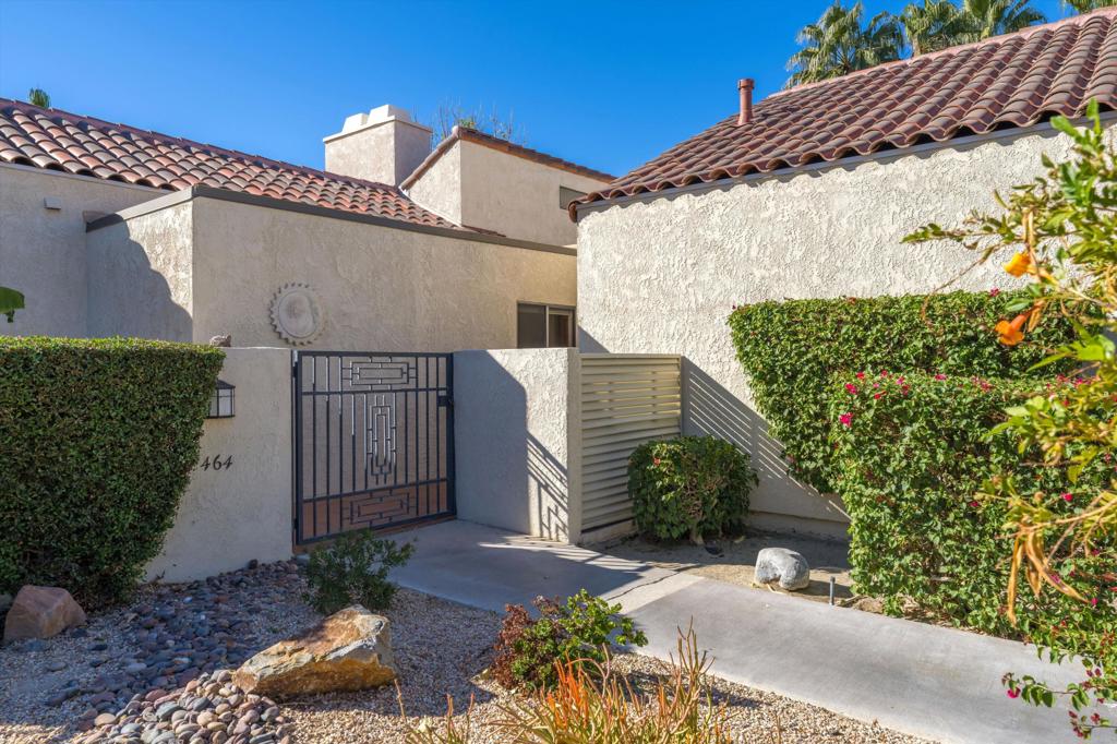 464 Sunningdale Drive Property Photo 10