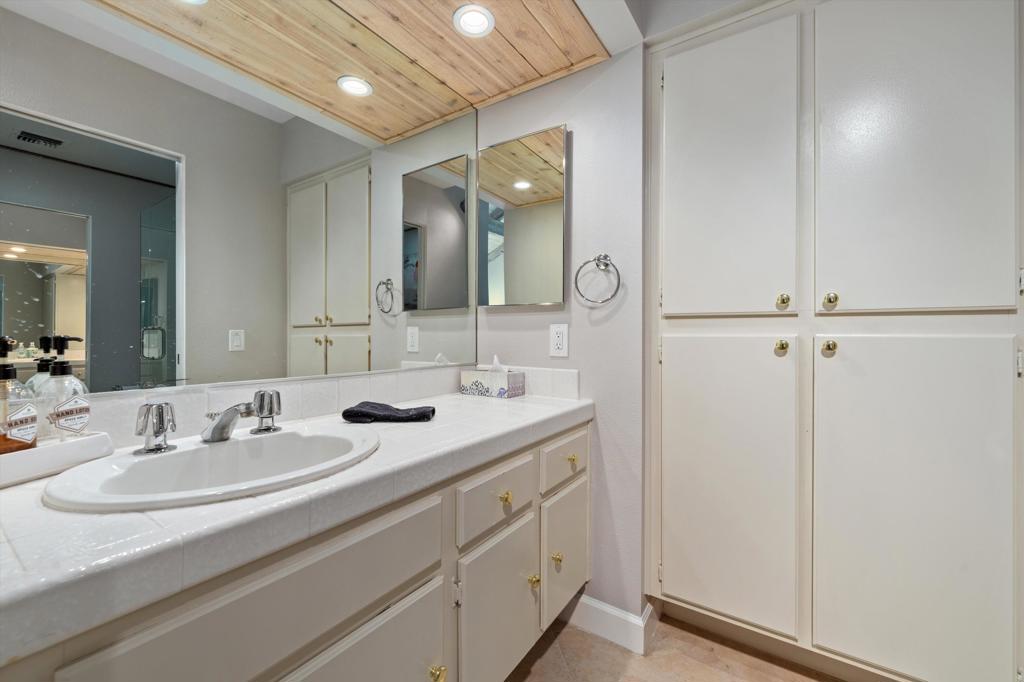464 Sunningdale Drive Property Photo 38