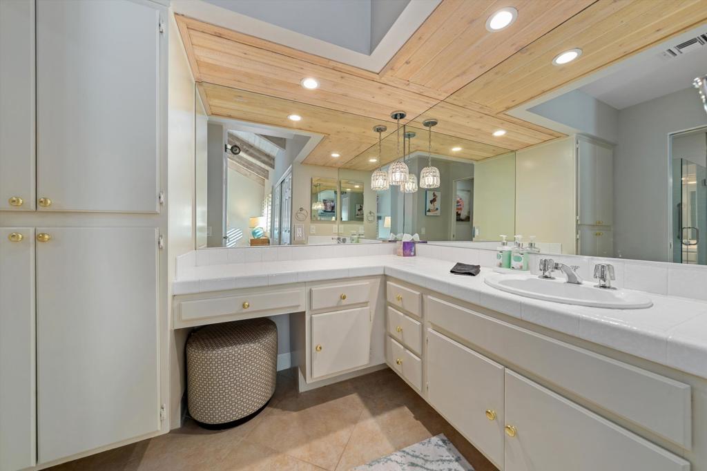 464 Sunningdale Drive Property Photo 40