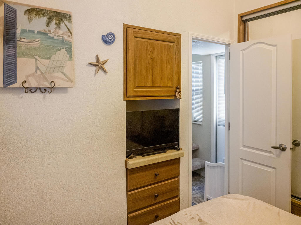 70200 Dillon Road 555 Property Photo 11