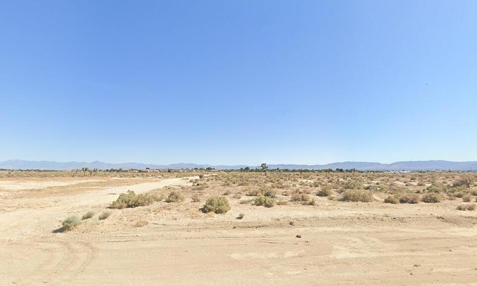 5 Th Street East & Ave H-1 Property Photo 2