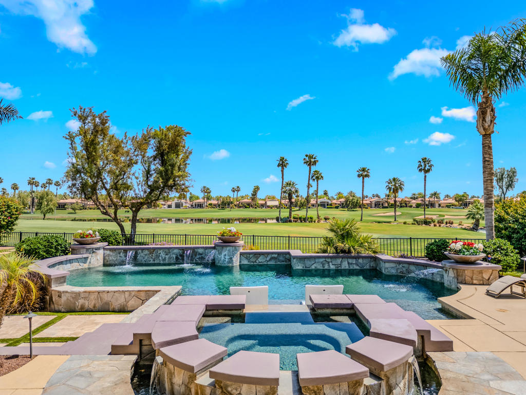 49568 Via Conquistador Property Photo 2