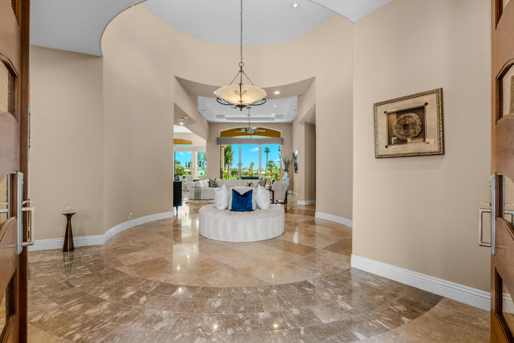 49568 Via Conquistador Property Photo 3