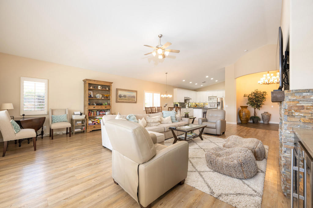 80395 Green Hills Drive Property Photo 7