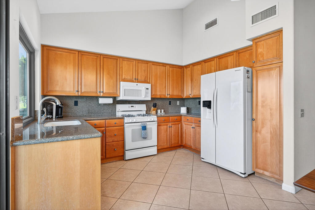 76232 Poppy Lane Property Photo 11