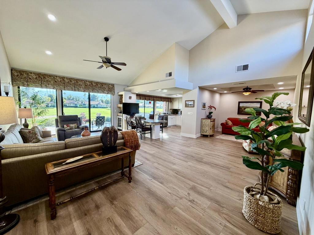 205 Las Lomas Property Photo 4