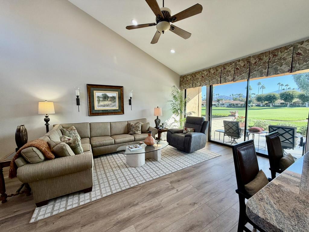 205 Las Lomas Property Photo 5