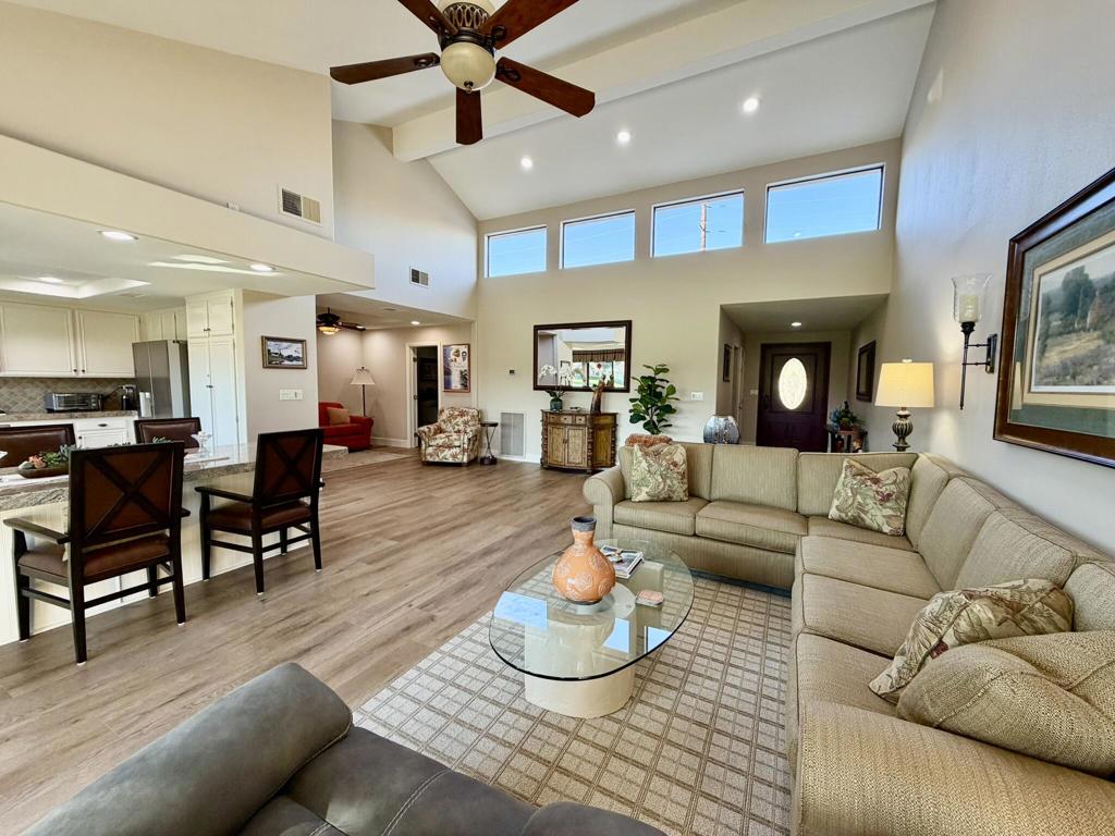 205 Las Lomas Property Photo 6