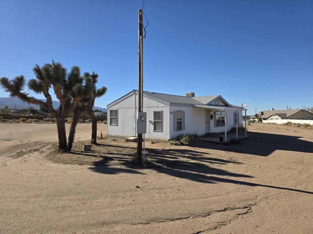 9572 Smith Road Property Photo 1