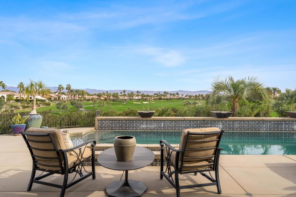58380 Aracena Property Photo 1