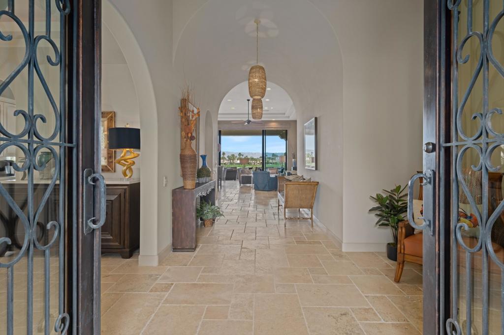 58380 Aracena Property Photo 9