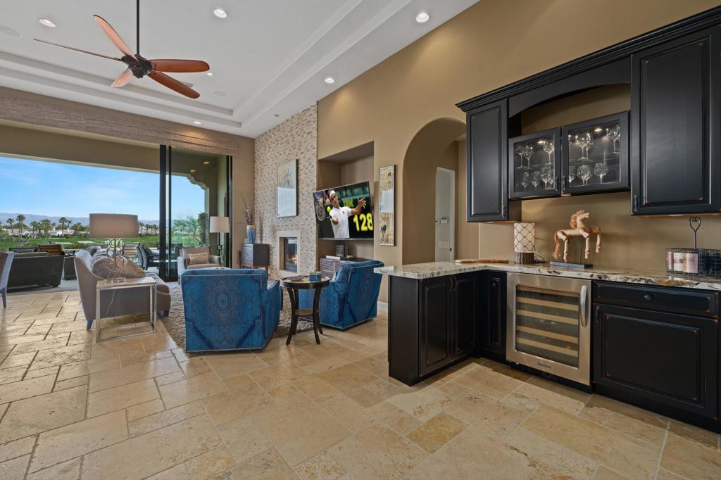 58380 Aracena Property Photo 13