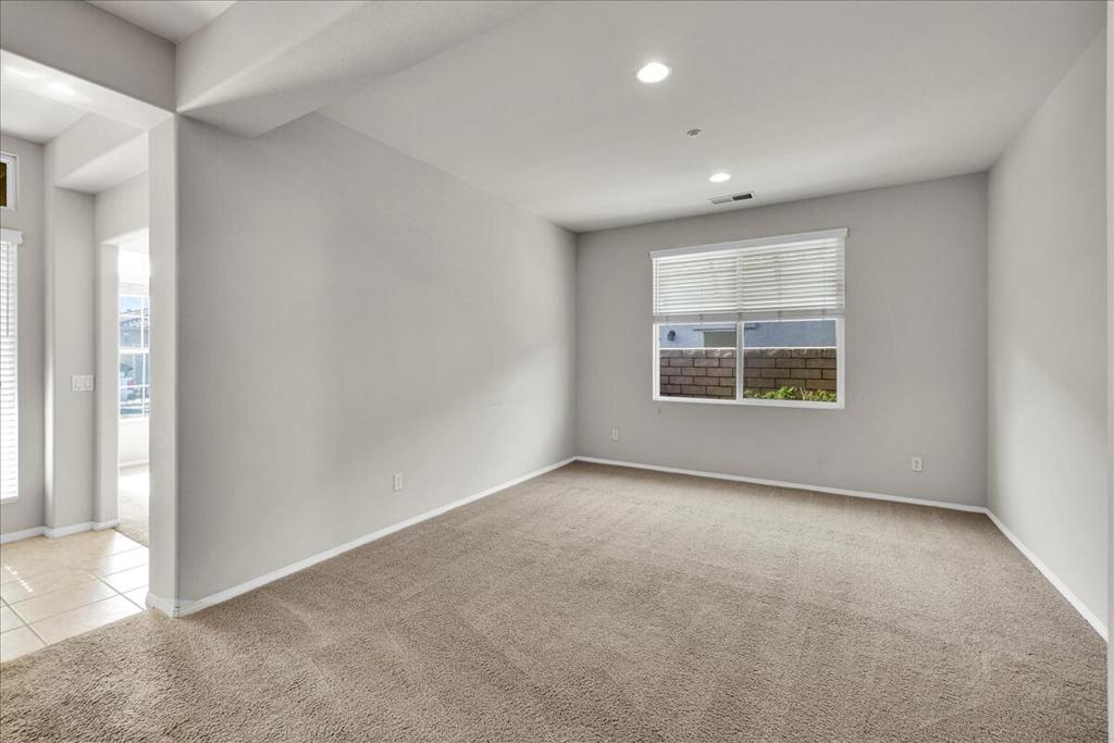 2590 Windmill Way Property Photo 12