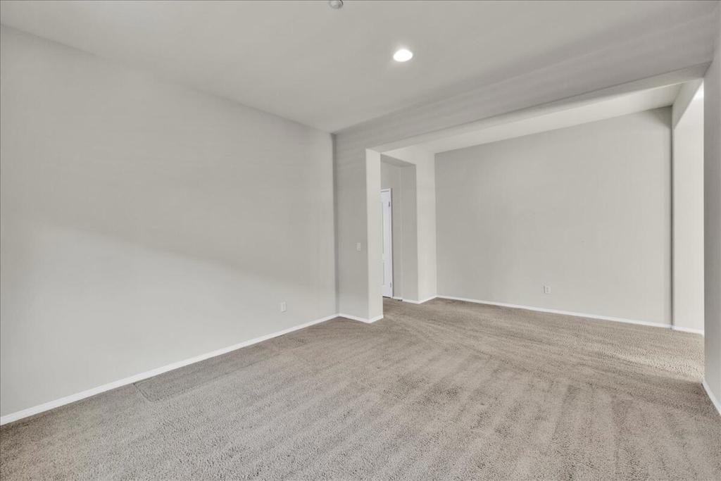 2590 Windmill Way Property Photo 13