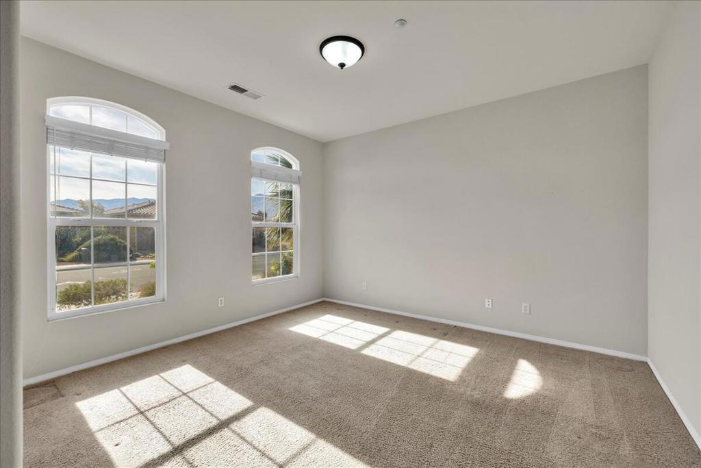 2590 Windmill Way Property Photo 15