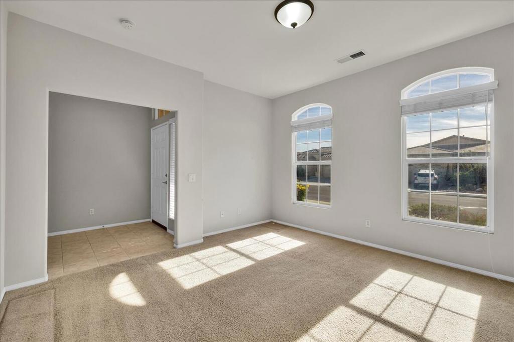 2590 Windmill Way Property Photo 16