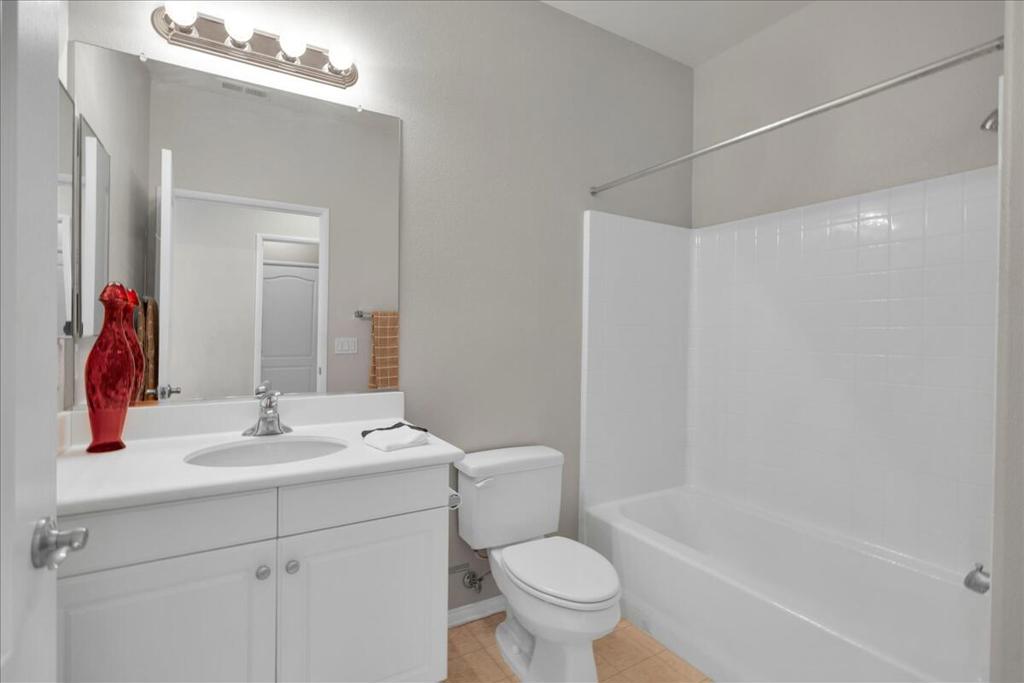 2590 Windmill Way Property Photo 17
