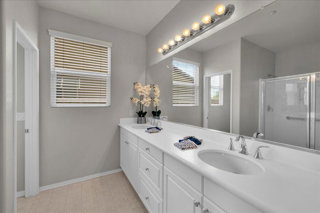 2590 Windmill Way Property Photo 24