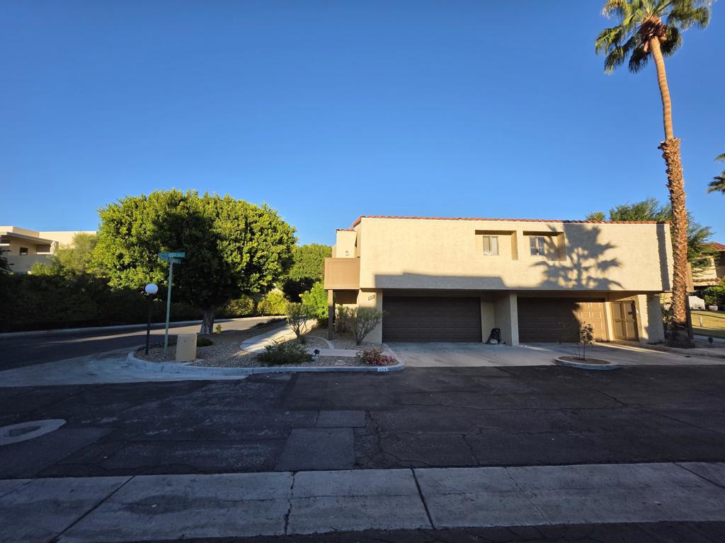 464 E Calle Begonia Property Photo 3