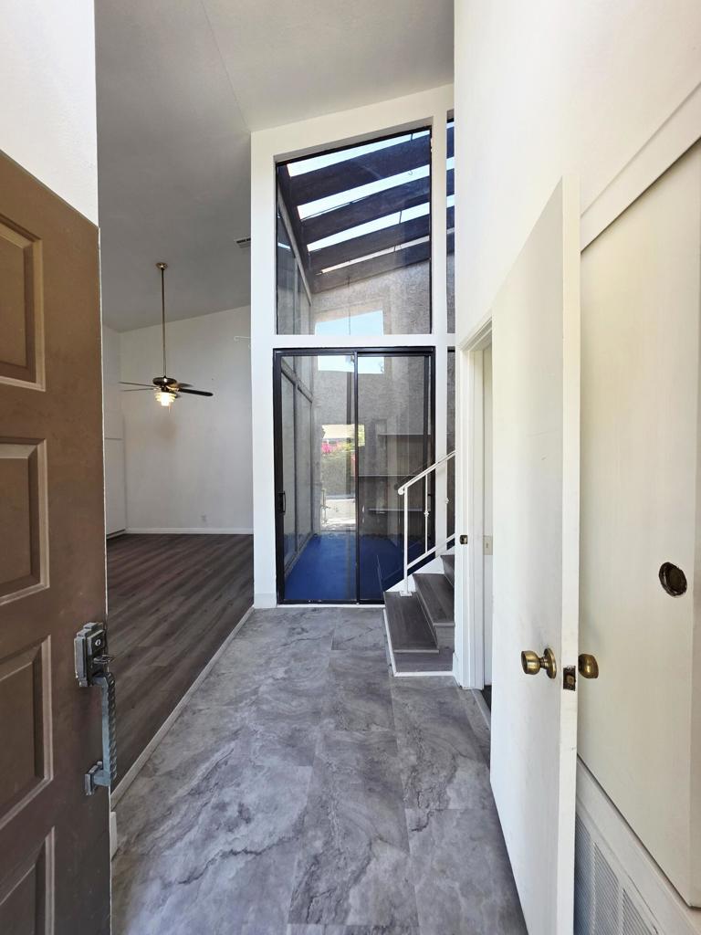464 E Calle Begonia Property Photo 4