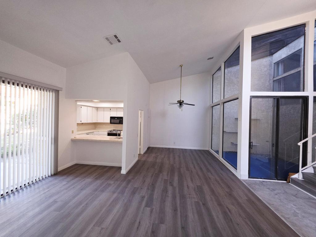 464 E Calle Begonia Property Photo 6