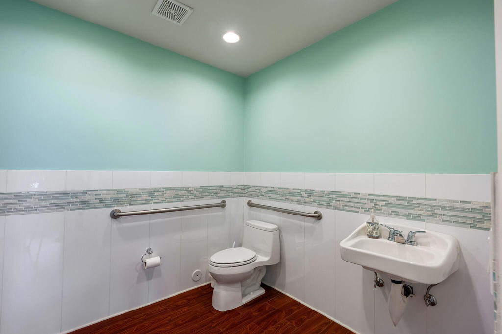 189 Civic Drive 5 Property Photo 10