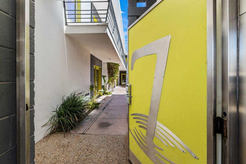 950 Indian Canyon Drive Property Photo 4
