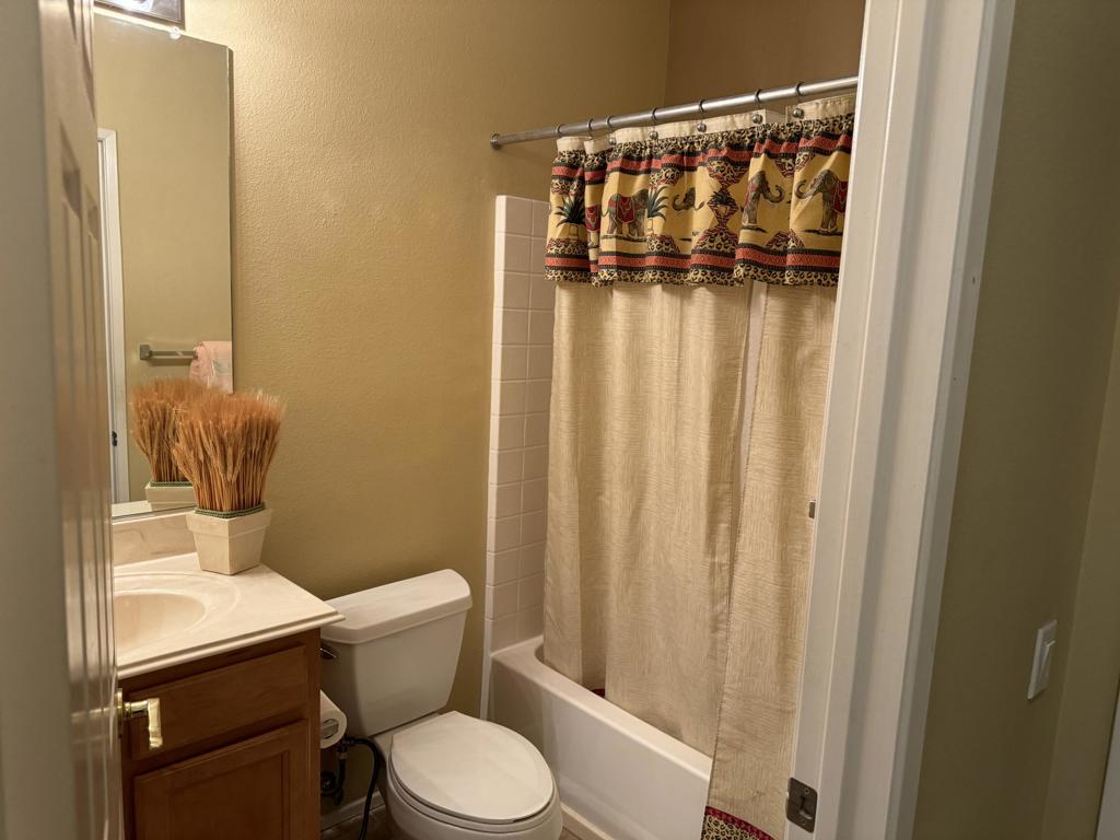 78464 Glastonbury Way Property Photo 2