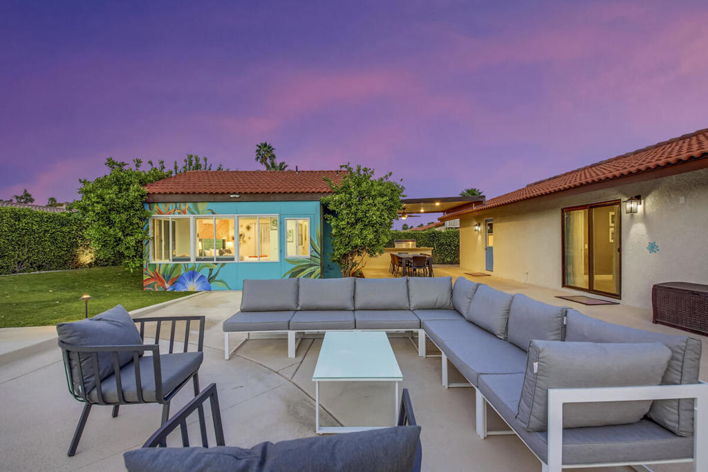 2230 Tamarisk Road Property Photo 13