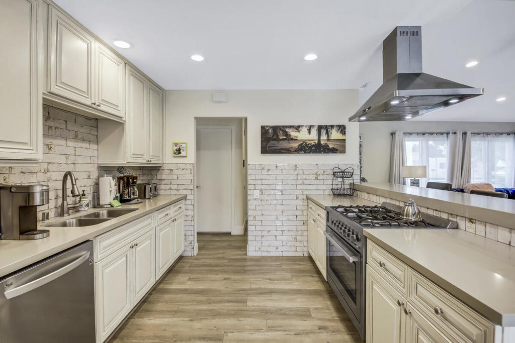 2230 Tamarisk Road Property Photo 41