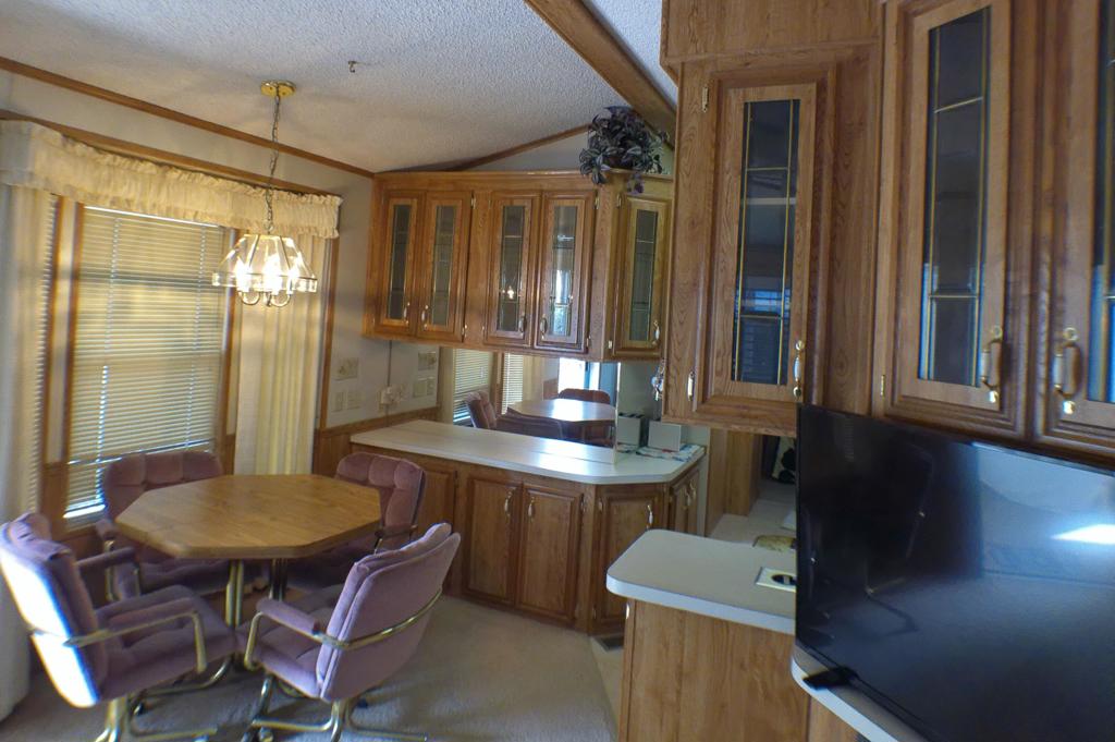 84136 Ave 44,206 206 Property Photo 19
