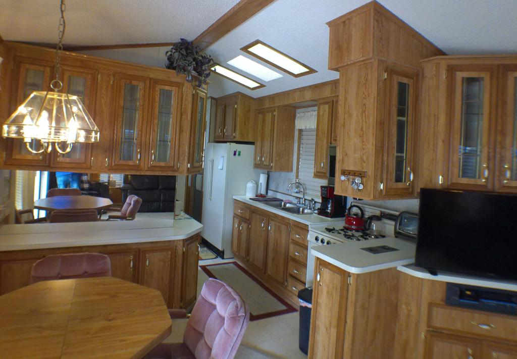 84136 Ave 44,206 206 Property Photo 20