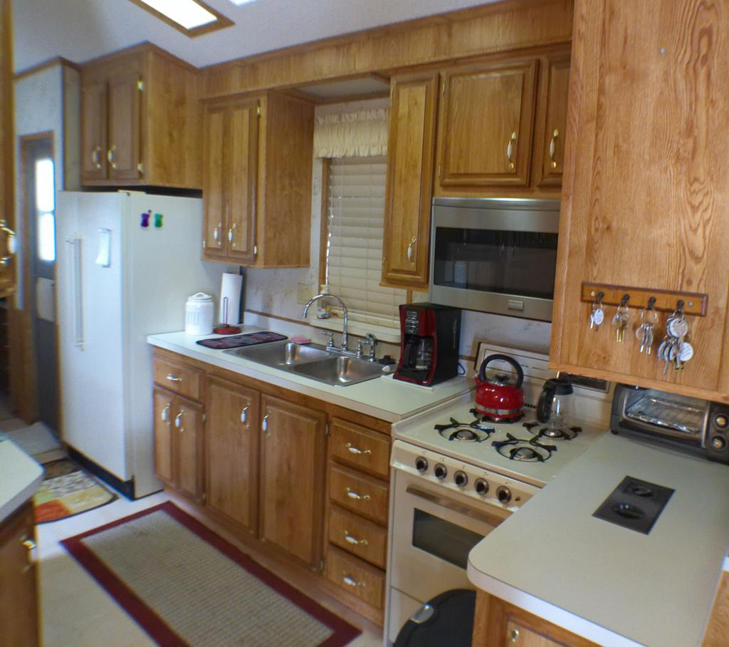 84136 Ave 44,206 206 Property Photo 28