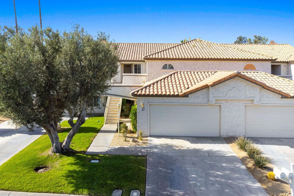 189 Desert Falls Circle Property Photo 3