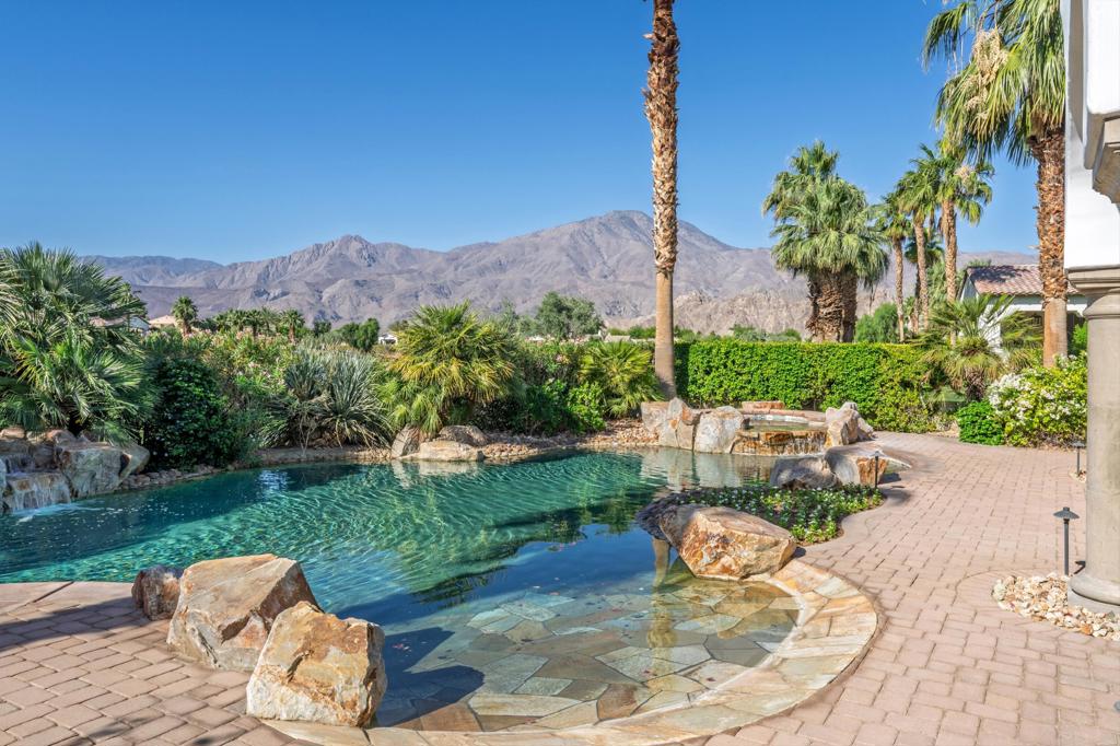 58170 Aracena Property Photo 4