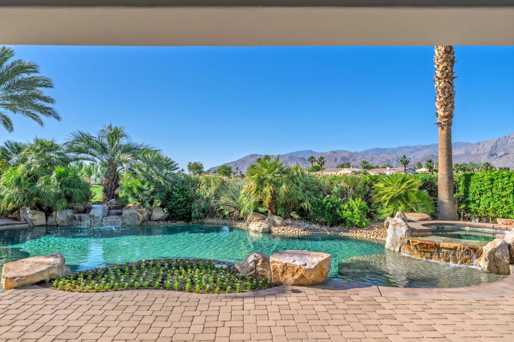 58170 Aracena Property Photo 5