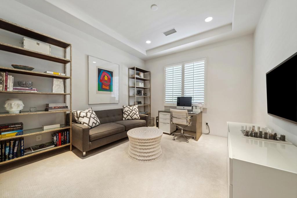 58170 Aracena Property Photo 32
