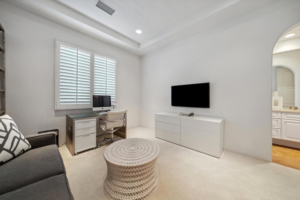 58170 Aracena Property Photo 33