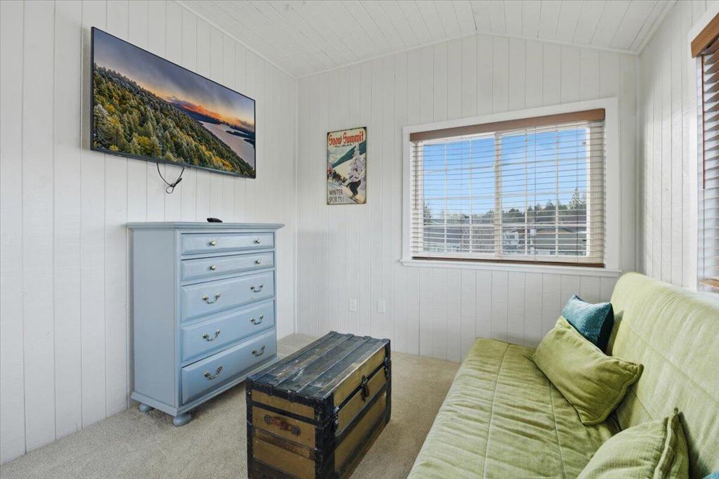 913 Mount Doble Drive Property Photo 33
