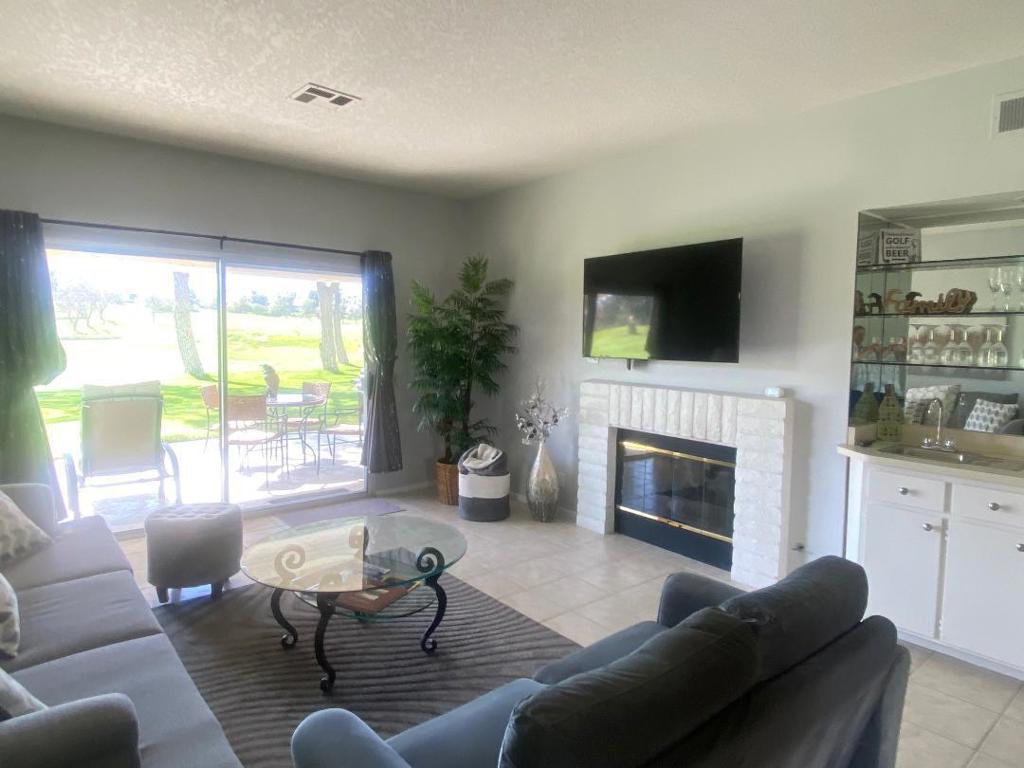 413 Desert Falls Drive N Property Photo 4