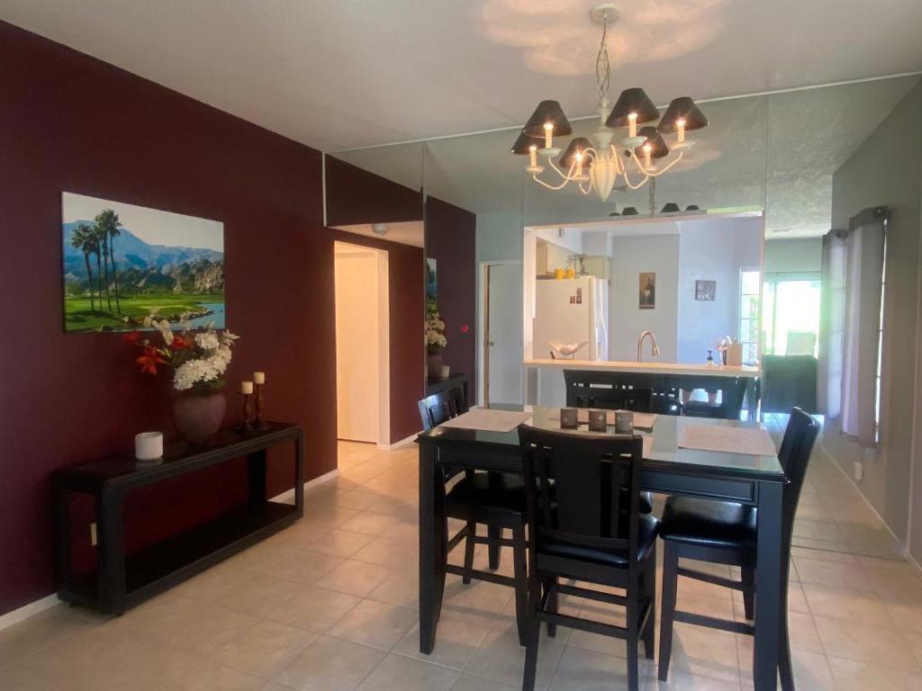 413 Desert Falls Drive N Property Photo 6