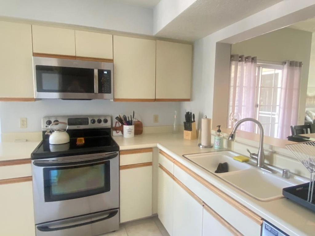 413 Desert Falls Drive N Property Photo 7
