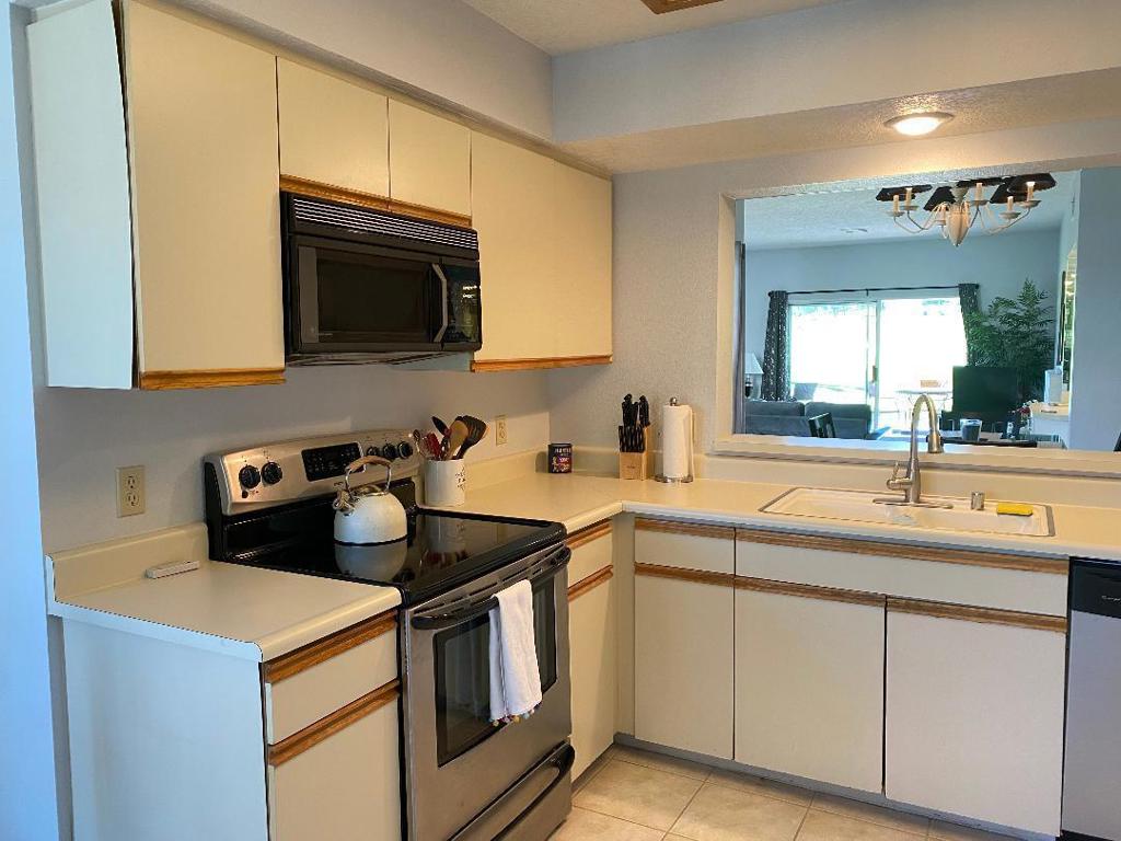 413 Desert Falls Drive N Property Photo 8