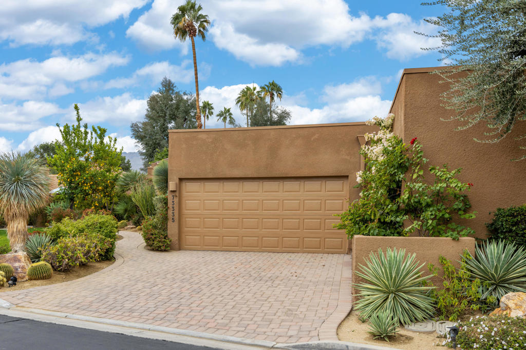 73335 Oriole Court Property Photo 3