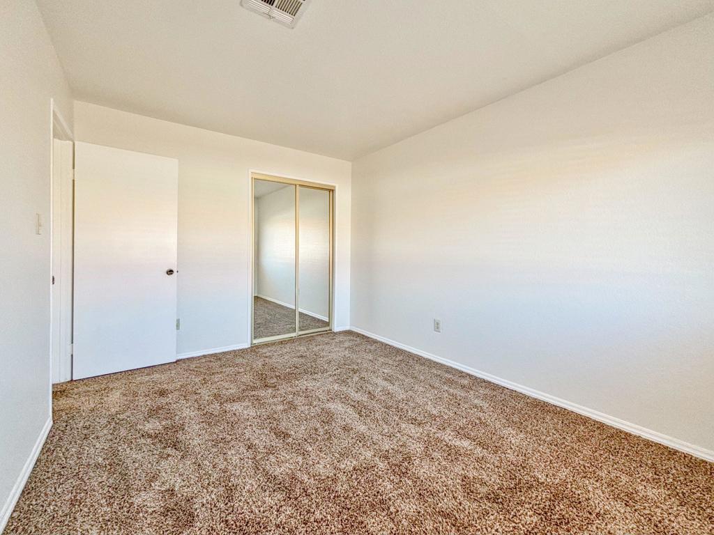 40215 Harris Lane Property Photo 5