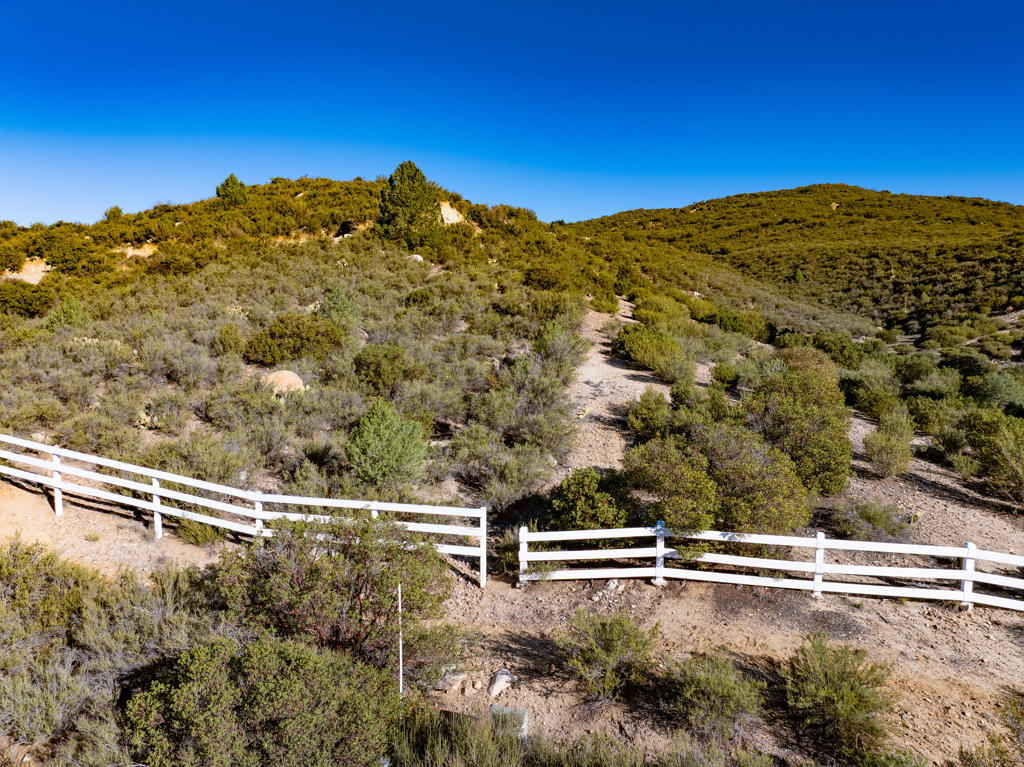 1 Butterfly Peak Road Property Photo 3